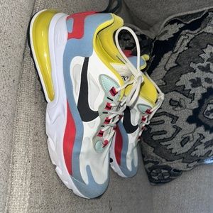 Nike 270’s Size 9 womens. Barely worn.